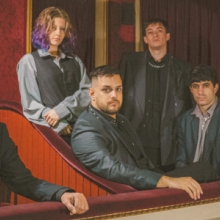 MUÑECAS - LOS CRISTALES - GRETA Y LAS VOCES