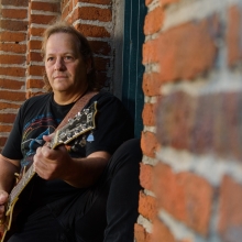 ALE LEVA - NO ES MALA