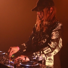 HOUSE OF DECEPTICOS - MAY LAREN - INGENIERO