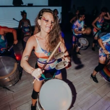 ES BAILAR