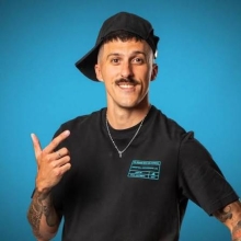 JULIAN BELLESE